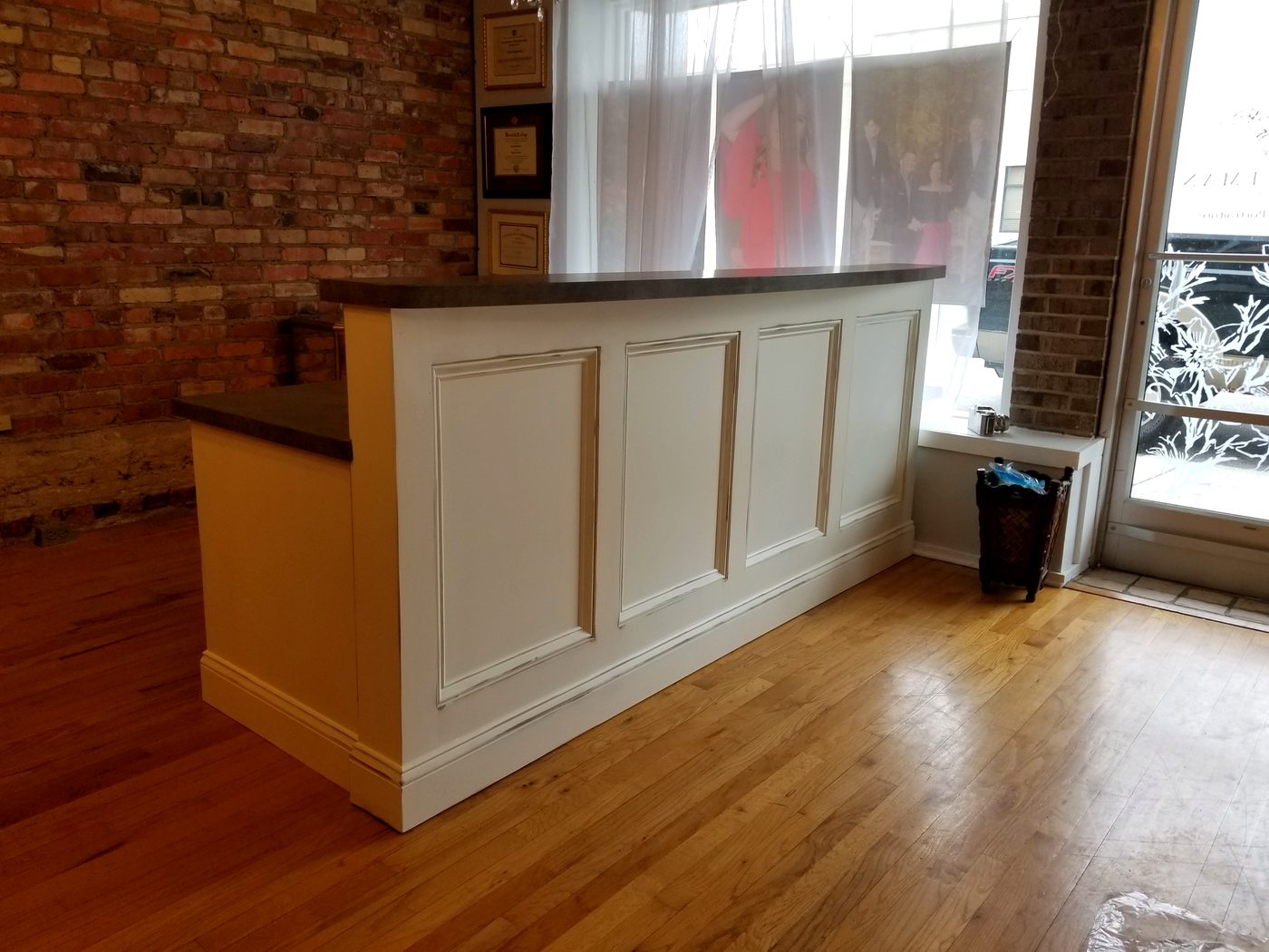 Custom bar or office by Ogi Designs