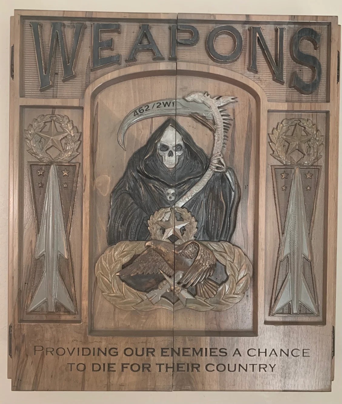 Weapons — Military tribute cabinet